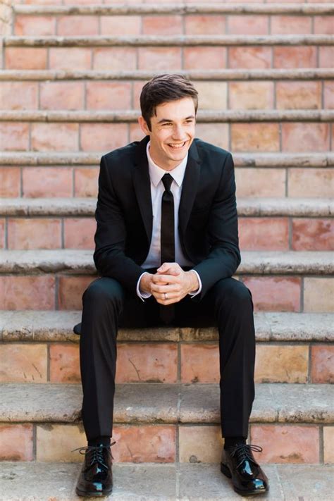 Black Men Dress Suits 的图像结果