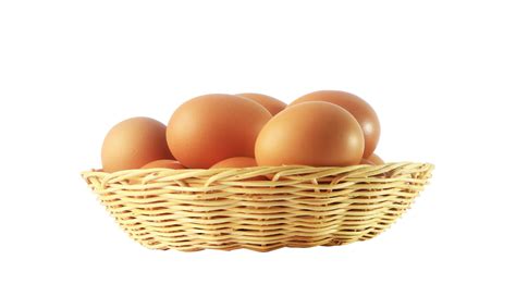 Egg in basket on transparent background 20027757 PNG