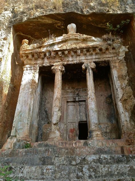 tomb 的图像结果