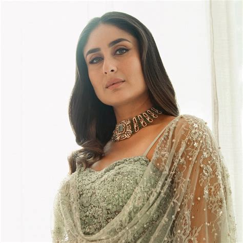 Karisma Kapoor’s champagne Kanjeevaram sari by Tarun Tahiliani was ...