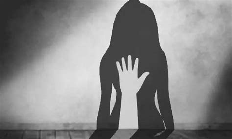 హైదరాబాద్‌లో దారుణం.. మహిళపై సామూహిక అత్యాచారం | Atrocity in Hyderabad ...