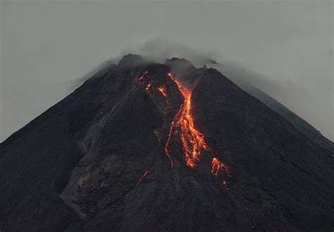 Gunung Telomoyo: Keagungan Alam yang Mempesona dan Sejarah yang Menggugah Jiwa