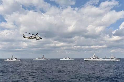 Thrilling visuals of Malabar Exercise 2022! Aircraft carrier ...
