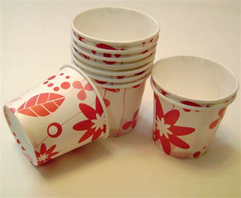 Making Disposable Cups 的图像结果