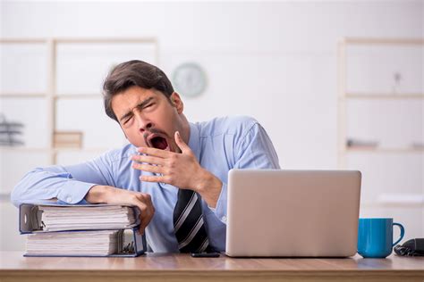 ¿Cómo quitar el sueño en el trabajo? 11 tips para vencerlo - Emprendedor