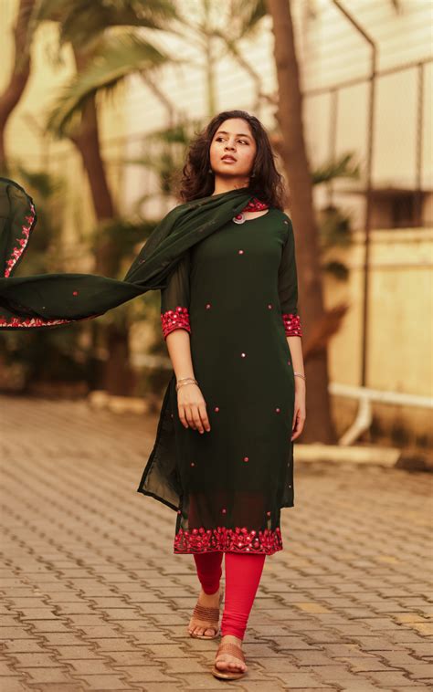 Find Your Perfect Outfit at Instore | Best Women Clothing Store