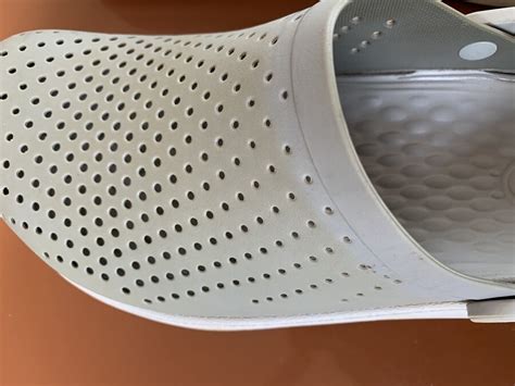 Crocs India — Colour Fade in crocs chappal