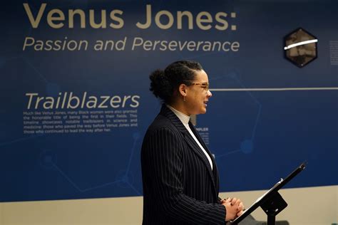 UMW Dedicates Mural Honoring First African-American Alumna - News