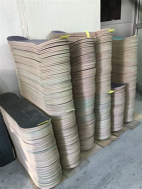 locals skateboards 的图像结果