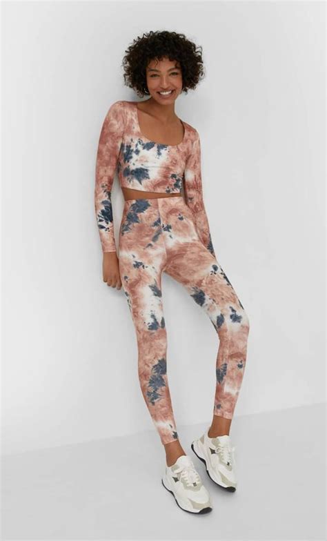 Fotos: Stradivarius apuesta por el estampado tie dye en su nueva ...
