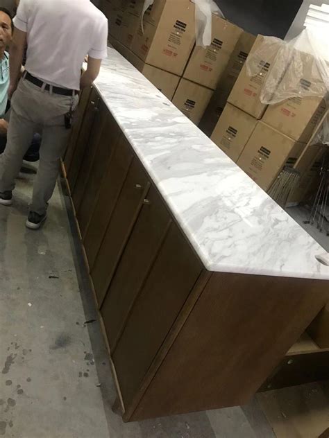 超市收银台定制新款木板装饰不锈钢收银台厂家供应-阿里巴巴