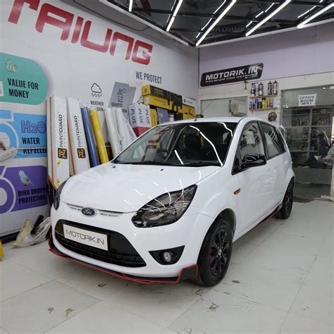 Durable 5-Piece Car Skirtings for Ford | Motorik Detailing