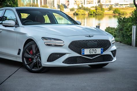 2022 Genesis G70 3.3T Sport review | CarExpert