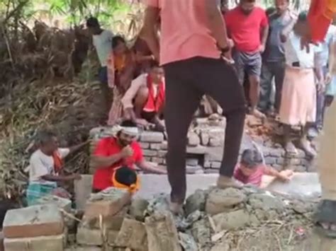 Small Bridge Collapse In Patna Five People Seriously Injured Bihar ...