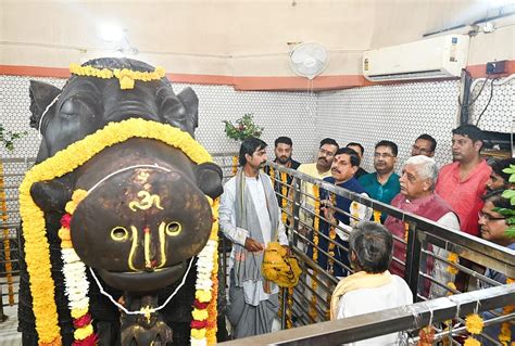 Madhya Pradesh: Chief Minister Mohan Yadav Offers Prayers At Vishnu ...