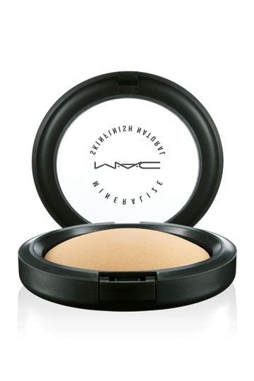 Dita von Teese does her own make-up | Vogue India