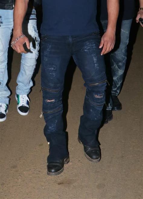 Salman Khan Just Wore A Pair Of Jeans With The Most Number Of Zippers ...