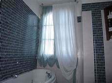 tendaggi per bagno tende per finestre bagno i modelli pi 249 pratici e tendaggi per bagno tende per finestre bagno i modelli pi 249 pratici e