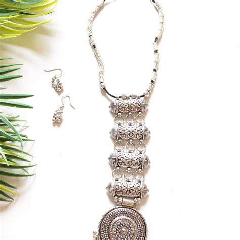 Premium Oxidised Finish Rope Closure Metal Necklace Set with Adjustabl ...