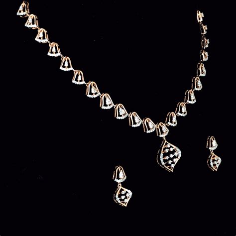 18K Gold Studded Dazzling Bridal Necklace | SolitaireMart