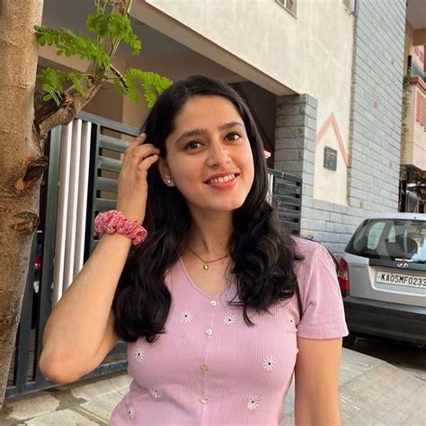 Anusha M's Amazon Page