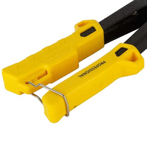 Stanley Heavy Duty Riveter Gun with 4 Nose Pieces STHT69800-8 — General ...