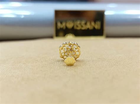 Moissanite Round Shape Nose Pin - Moissani.in