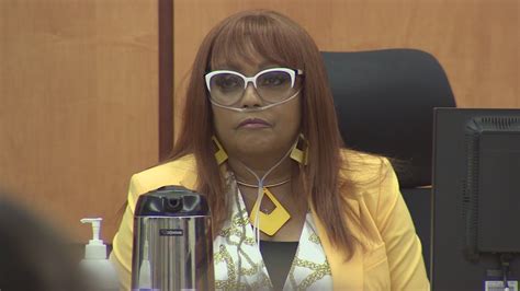 Trial in death of Manuel Ellis: Mom, crime scene analyst testify ...