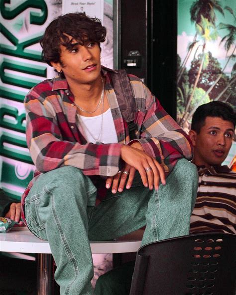 Michael Cimino as Ethan in Never Have I Ever – @loveallthegays on Tumblr