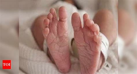 Alien Baby in India 的图像结果