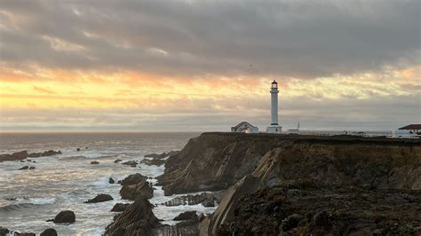 Point Arena Lighthouse – DogTrekker