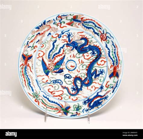 With phoenix and dragon hi-res stock photography and images - Alamy