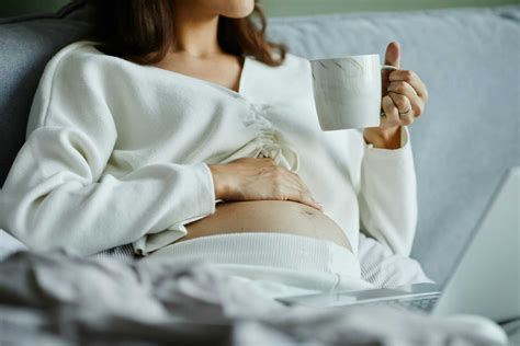Simple Strategies for Managing Pregnancy Nausea And Vomiting | LUSH AND WELL