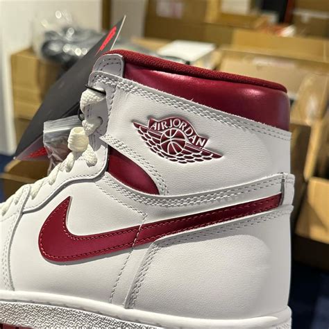 Air Jordan 1 High 85 Metallic Burgundy 2024 BQ4422-161