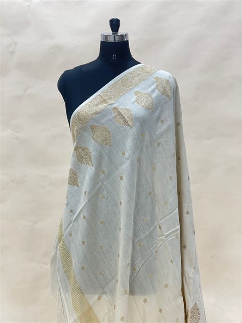 Classic Delicate Golden Zari Butti Work On Munga Dupatta – banaraswala ...