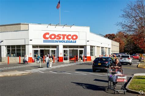 Commack, NY City Guide | About Living in Commack - Homes.com