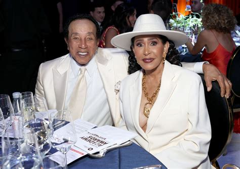 Who is Smokey Robinson’s wife, Frances Gladney? Age, children and all ...