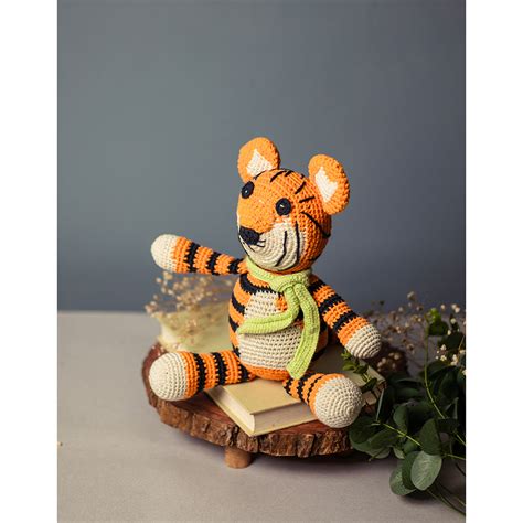 Buy Handmade Curious Tiger Cuddle Toy – iTokri आई.टोकरी