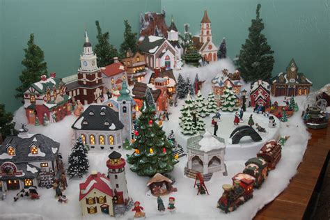 Christmas Villages – Lemax Halloween – PEHHNU
