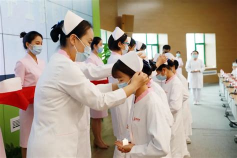 西安国际医学中心医院举行新护士授帽仪式暨“十佳护士”表彰大会-西安国际医学中心医院
