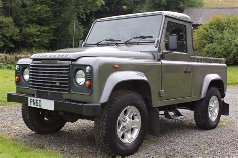 2010 Land Rover Defender 90 County Truck-Cab / Pick-Up - Very Low ...