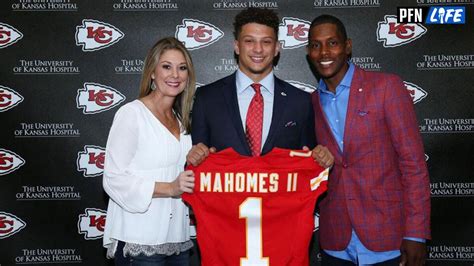 Who Are Patrick Mahomes' Parents? Getting To Know Pat Mahomes and Randi ...