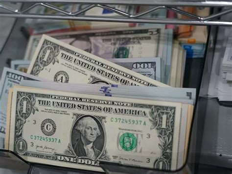 166 Million Americans Living Paycheck to Paycheck: Survey