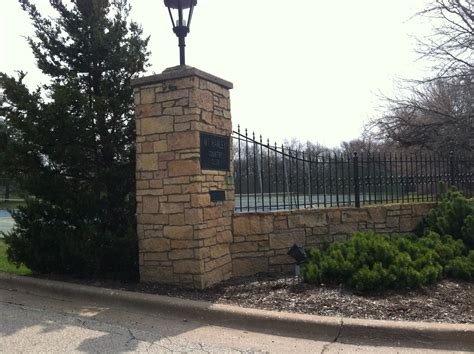 Mt. Hawley Country Club entrance, Peoria, Illinois | Peoria, Banks ...