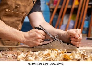 Using a Hand Planer 的图像结果