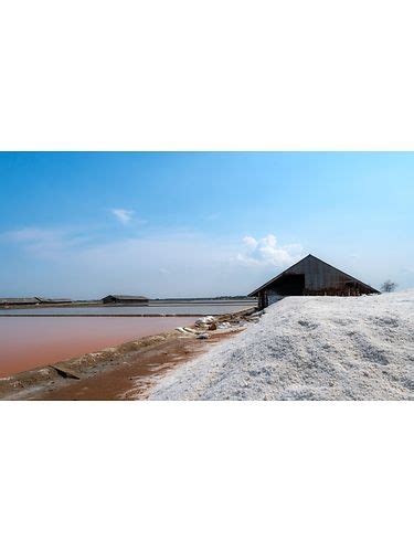 Flow Measurement Between Lithium Brine Extraction Pools | Emerson IN