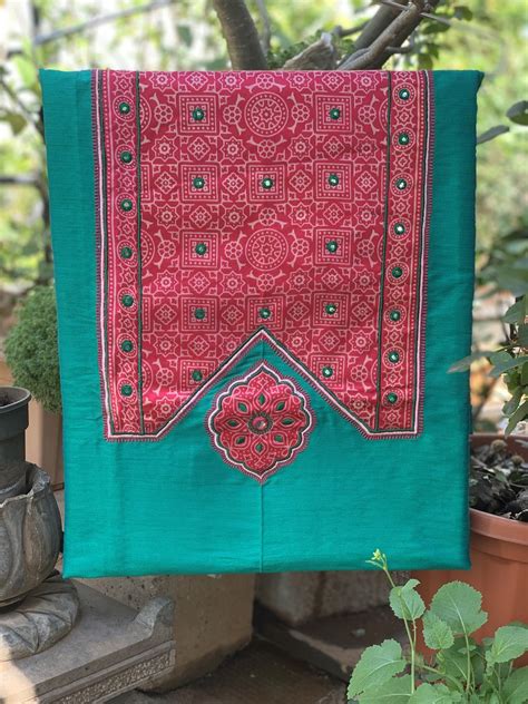 Aqua Green with Pink Mashroo Silk Patchwork on Yoke – Radnyee Fabrics