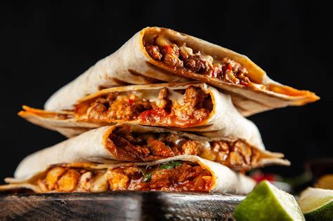 Low Calorie Chipotle Chicken Quesadilla - Lose Weight By Eating