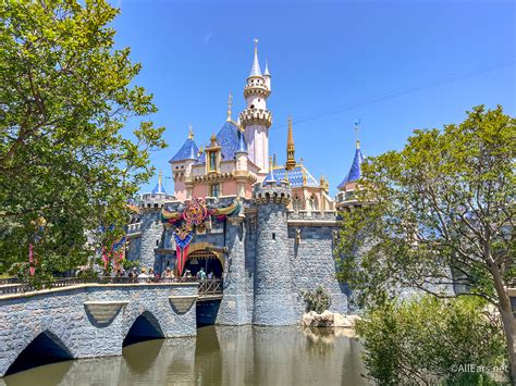 FIRST LOOK Inside the NEW Hotel Lounge That Just Opened at Disneyland - AllEars.Net