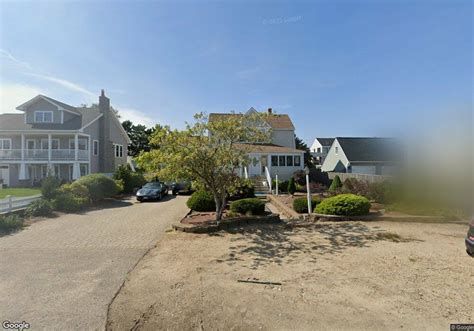 212 Atlantic Ave, Seabrook, NH 03874 | Homes.com